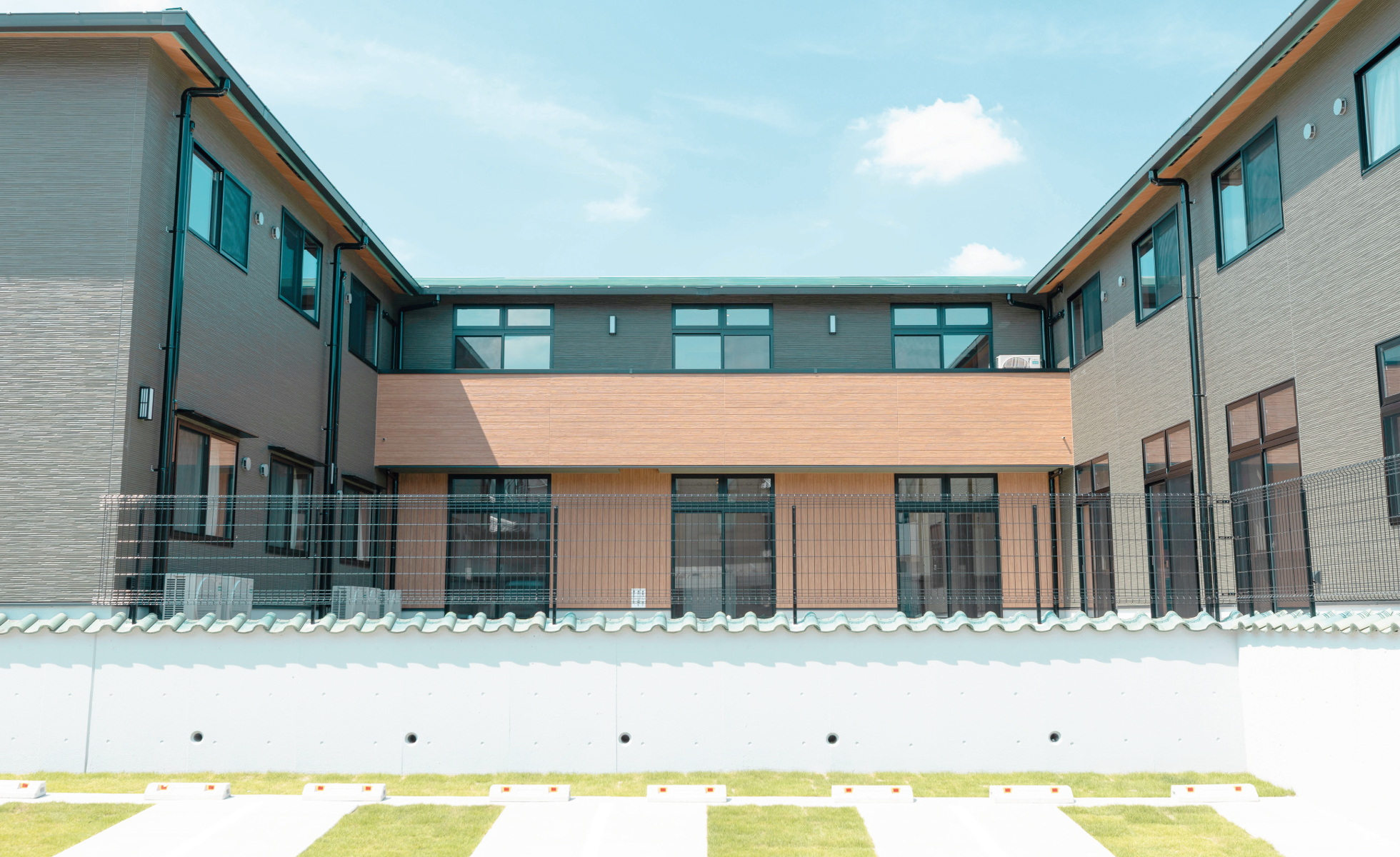 メディアクリエート